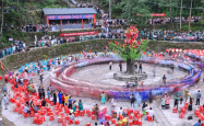 贵阳花溪：洞藏芦笙，花坡共舞